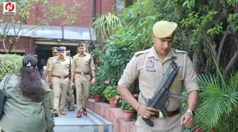 बम से उड़ाने की धमकी वाले ई-मेल से नोएडा के 5 स्कूलों में हड़कंप, जांच और चेकिंग के बाद नहीं मिला कुछ संदिग्ध