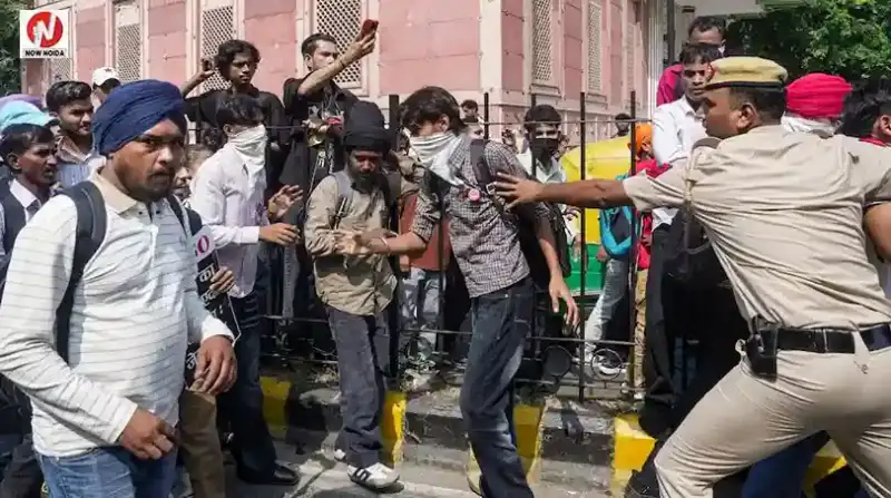 दीपके, सौरव और आशुतोष 23 घंटे बाद रिहा, CEC के खिलाफ CJP का प्रदर्शन जारी, मेट्रो-ट्रेन रोकने पर सुप्रीम कोर्ट करेगा सुनवाई