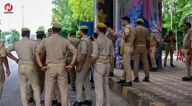 नोएडा के कई स्कूलों को बम की धमकी वाला ई-मेल, पुलिस ने बम स्क्वॉड और डॉग स्क्वॉड से कराई जांच