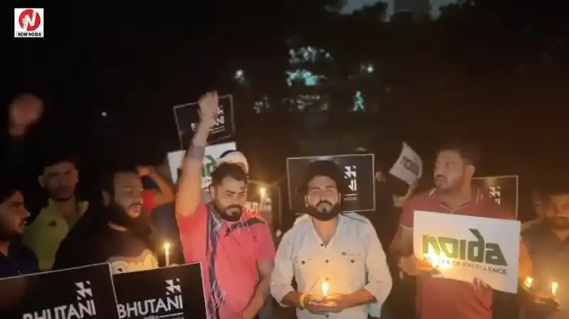 नोएडा में 85 एकड़ जमीन को लेकर ग्रामीणों का विरोध, बोले- बिना अधिग्रहण बिल्डर को जमीन नहीं देने देंगे